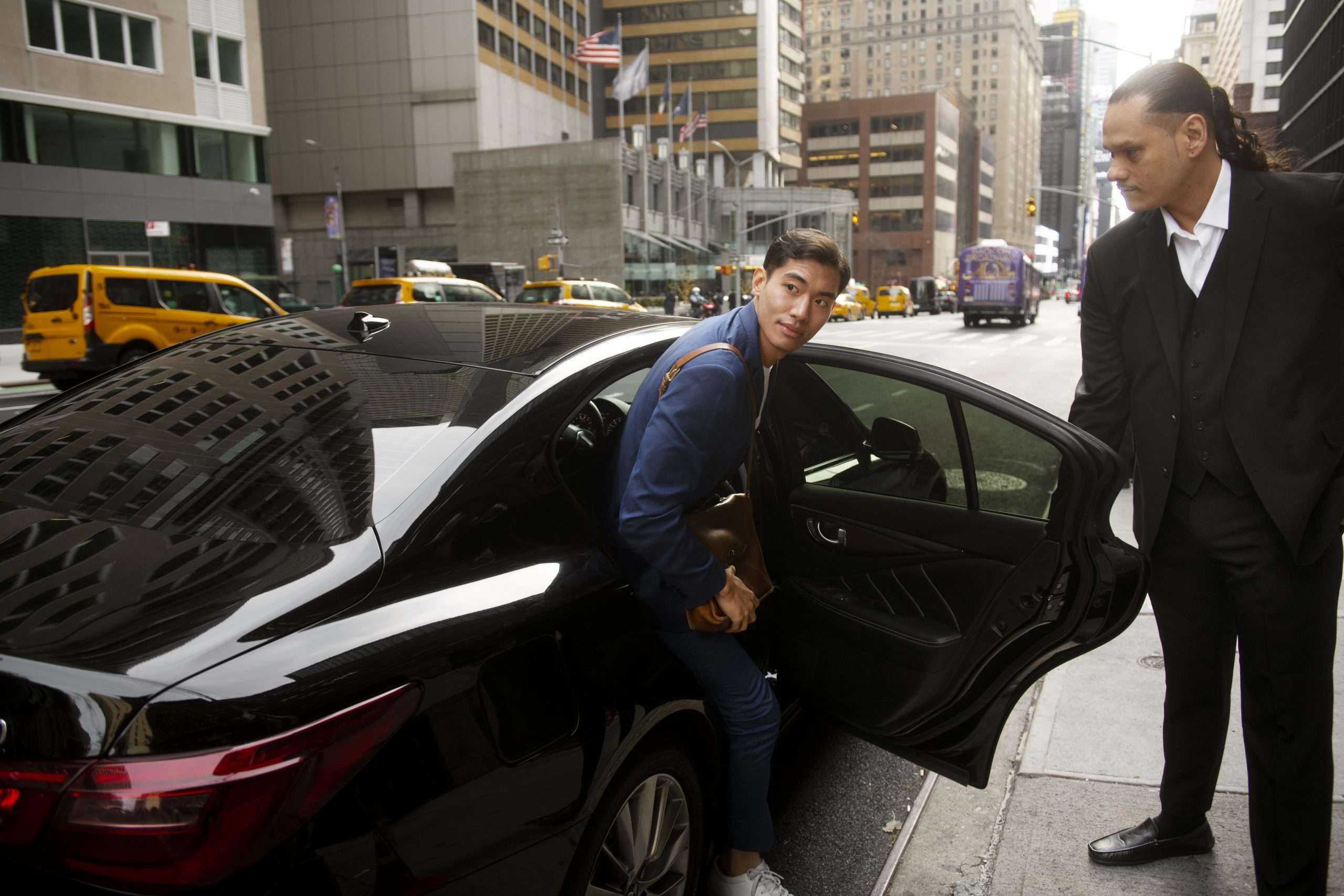 Read more about the article Why Choosing a Private Limo Service Improves Travel Comfort