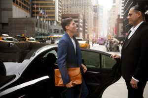 Read more about the article The Perks of Pre-Booking Your Airport Limo