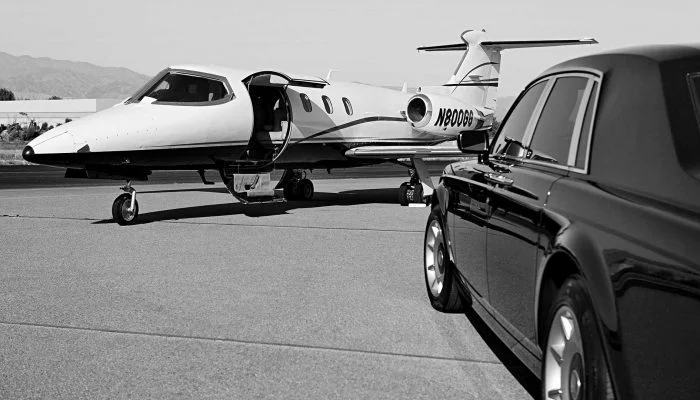 Limo Service to O'Hare Airport, Book Limo Chicago, Limo to the Airport